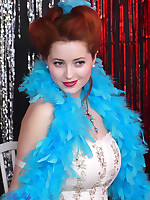 Curvy Lucy V treats you to an old fashioned burlesque sexy striptease