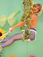pantyhoseinnylons Pantyhose pics